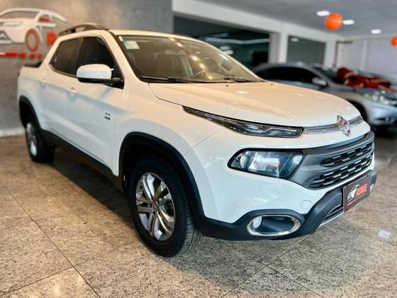 FIAT TORO 2.0 16V TURBO DIESEL FREEDOM 4WD AT9 FIAT TORO 2.0 16V TURBO DIESEL FREEDOM 4WD AT9